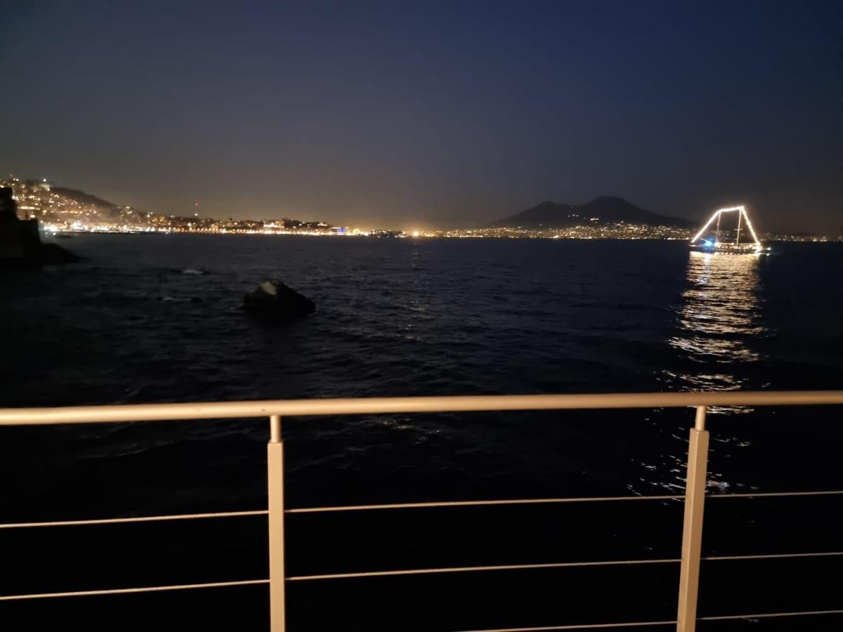 La Casa Sull' Acqua Apartment Napoli Exterior foto